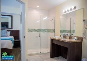 Miami Getaway! Close to Art Deco, Port of Miami, Shopping Center! Pool