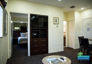 Miami Getaway! Close to Art Deco, Port of Miami, Shopping Center! Pool