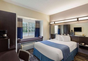 Microtel Inn & Suites by Wyndham Brooksville