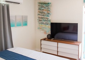 "Mini studio" steps away from Lido beach.