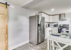 Mins to Downtown & the Beach! Comfy Myrtle Suite