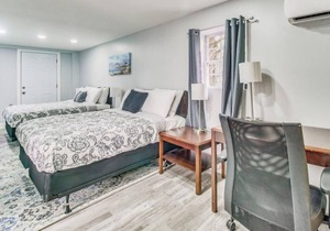 Mins to Downtown & the Beach! Comfy Myrtle Suite