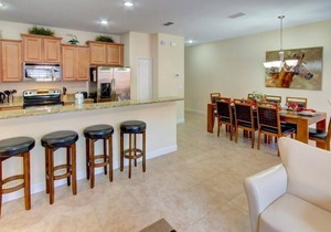 Minutes to Disney, Contactless check-in, Free Wifi, Resort Community w/tons of Amenities