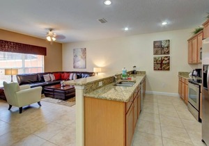Minutes to Disney, Contactless check-in, Free Wifi, Resort Community w/tons of Amenities