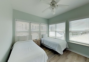 Miramar Beach Home Close to the Sand | Community Pool & Close to Attractions