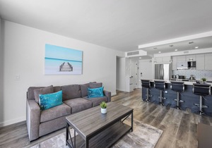 Modern 11th floor beachfront condo w/views/pool