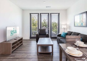 Modern 2 Bedroom Apartment by Stay Gia
