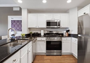 Modern 3-bed, 2-bath condo minutes from Disney!