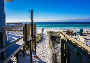 Modern 3bedroom cottage steps to private beach ocean view, free beach service!