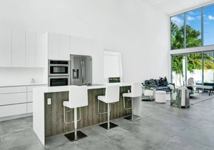 Modern Miami Beachouse with heated pool
