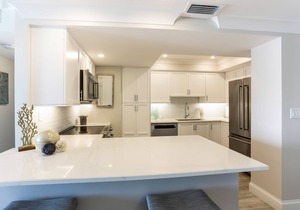 Naples Continental Club Beachfront condo!