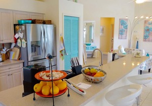 Naples, dream villa on the lake, south facing, private, heated pool, free Wi-Fi