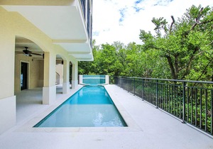 New Bayfront Luxury Home with Private Pool, Spa & Panoramic Views