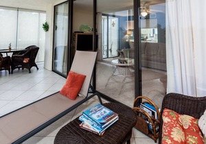 NEW LISTING - Across from Beach - Free Wifi - Gorgeous Kitchen - Great Views