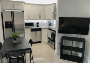 New Miami Townhouse On Lake For Families SU 3Bd, 1Bth, 5 Per