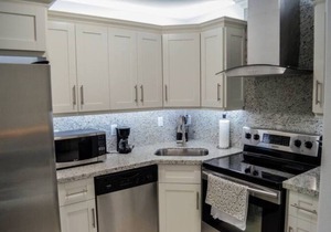 New Miami Townhouse On Lake For Families SU 3Bd, 1Bth, 5 Per