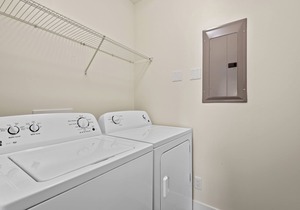 New, Modern, Close to Beaches!