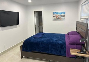 New Stylish One Bedroom Close to Beach and Hard Rock #21-A