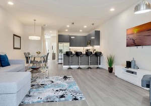 New Townhome villa located near Disney World with pool