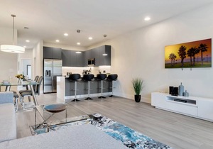 New Townhome villa located near Disney World with pool
