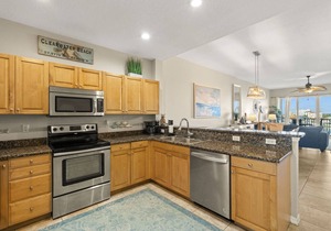 Newly Furnished! Private Balcony! Wi-Fi, Pool, Hot Tub, Free Activities! ~ 506 Harborview Grande
