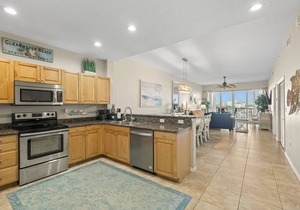Newly Furnished! Private Balcony! Wi-Fi, Pool, Hot Tub, Free Activities! ~ 506 Harborview Grande