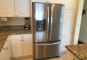*Newly Remodeled Bathrooms* - 6 Pass. Golf Cart included - close to pool