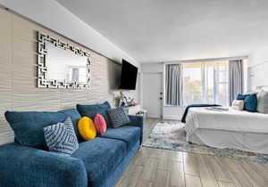 Newly Renovated Oceanfront Studio w/ Balcony - Daytona Beach