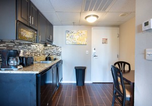 Newly Renovated Suite, Amazing Water View Best Location to Disney and Universal