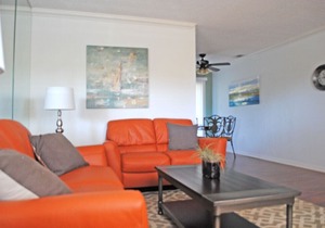 North Naples condo, comfortably furnished, in a great location