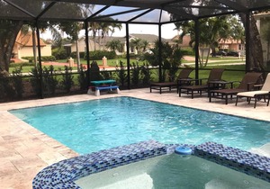North Naples Spacious Home 3500 SqFt W/Hot Tub & Heated Pool, 8 Beds, Sleeps 12