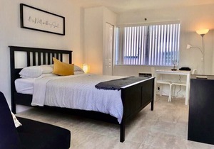 Oasis at Hollywood - Sleeps 4 - Unit 2