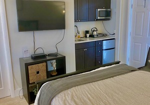 Oasis at Hollywood - Sleeps 4 - Unit 2