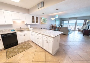 Ocean Front Complex -beautiful Ocean Views! Can't Get Any Closer To The Ocean!