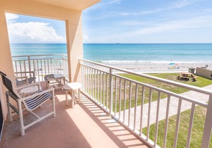Ocean Front Complex -beautiful Ocean Views! Can't Get Any Closer To The Ocean!