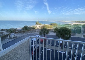 OCEAN FRONT CONDO ,ALL REMODELED,20 min from Naples