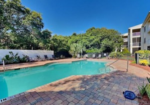 Ocean Reef 305