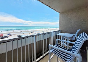 Ocean View Studio | Sleeps 4 | Budget Stay | Free Daily Activities Included