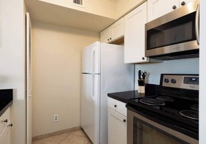 Ocean Views + SandyToes at Ocean Pointe Suites