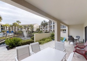 Ocean Villas 100: 3 bedroom condo with huge patio, 2 pools and beach access