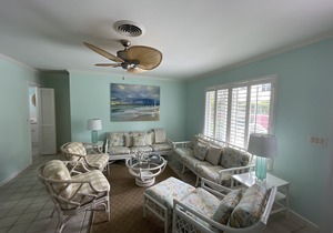 Oceanfront Beach Cottage with Private beach access in beautiful Juno Beach.