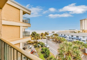 Oceanfront Condo with Shared Pool, Ocean View, High-Speed WiFi, and Central AC!