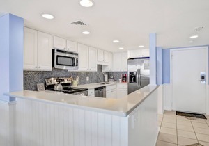 Oceanfront condo with balcony, AC, views & outdoor pool - dog-friendly