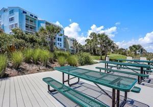Oceanfront Condo w/Terrific Views, Private Balcony, AC, Shared Outdoor Pool