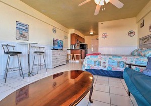 Oceanfront Daytona Beach Club Studio with Balcony!