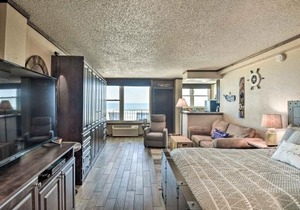 Oceanfront Daytona Beach Condo with New Pool!