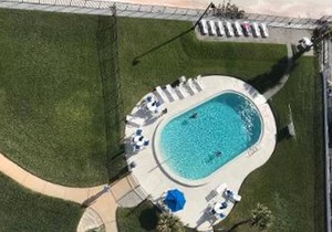 ON THE BEACH SPACIOUS 2 BEDROOM CONDO WITH OCEAN FRONT VIEW ON DAYTONA BEACH!!!