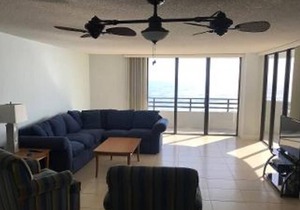 ON THE BEACH SPACIOUS 2 BEDROOM CONDO WITH OCEAN FRONT VIEW ON DAYTONA BEACH!!!