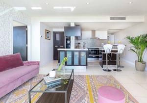 Open-Concept Corner Suite | Grove Walkability