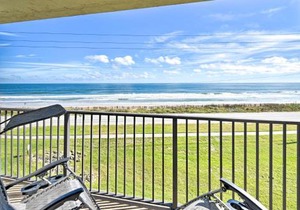Ormond Beach Condo w/Balcony & Views